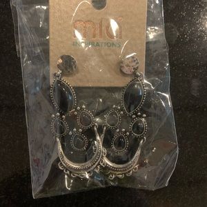 Mia silver statement earrings - must bundle